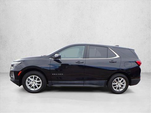 Used 2023 Chevrolet Equinox LT w/ Driver Convenience Package image 2