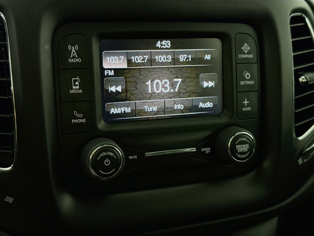 Used 2018 Jeep Compass Latitude AWD/4WD image 7