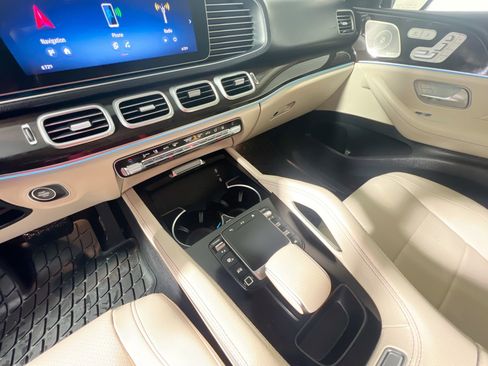 Used 2025 Mercedes-Benz GLE 450e 4MATIC image 26