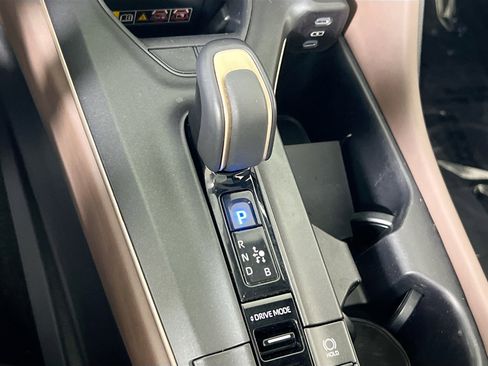 Used 2023 Toyota Crown Limited image 15