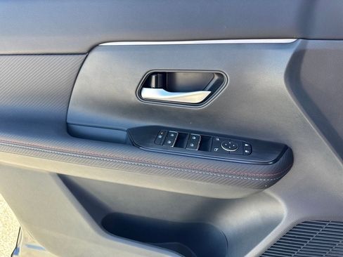 New 2026 Nissan Kicks SR w/ Cold Weather Package image 16