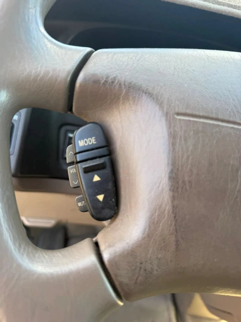 Used 2000 Toyota Sienna CE w/ CE Extra Value Pkg FWD image 23