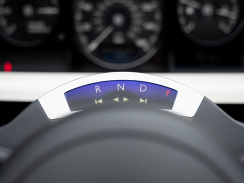 Used 2013 Rolls-Royce Phantom Drophead Coupe image 48