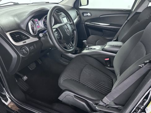 Used 2019 Dodge Journey SE FWD image 37