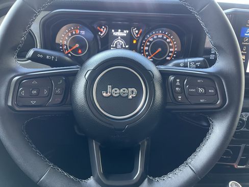 New 2026 Jeep Gladiator Sport AWD/4WD image 35