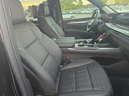 Used 2026 Cadillac Escalade V image 10