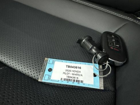 Used 2026 Honda Pilot Elite image 32