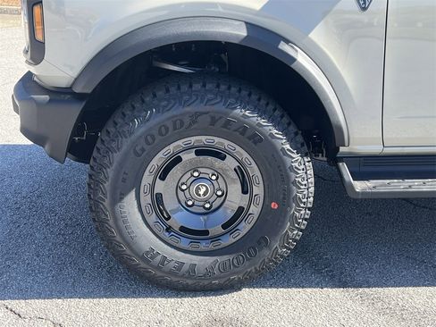 New 2025 Ford Bronco 4-Door w/ Sasquatch Package image 25