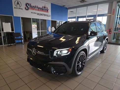 Used 2023 Mercedes-Benz GLB 250 image 1