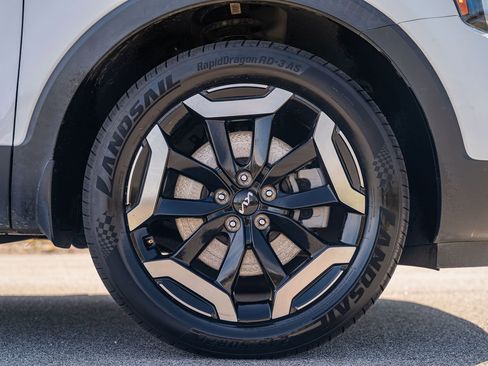 Used 2023 Kia Telluride S image 9