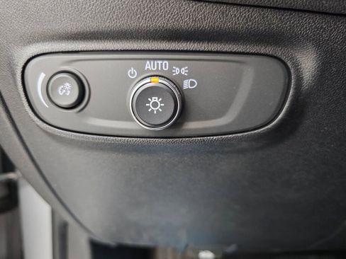 Used 2018 Chevrolet Equinox LT image 28