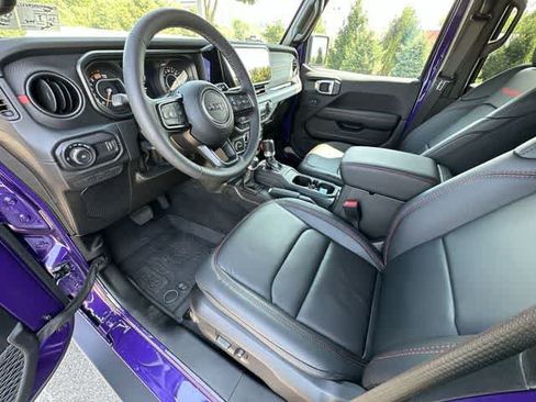 Used 2026 Jeep Wrangler Unlimited Rubicon AWD/4WD image 17