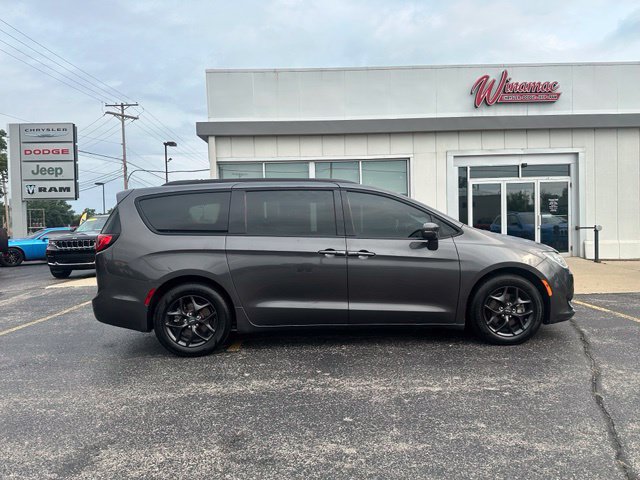 Used 2019 Chrysler Pacifica Limited w/ S Appearance Package FWD image 12