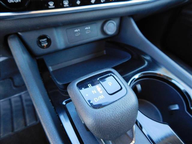 Used 2025 Nissan Rogue SV FWD image 11