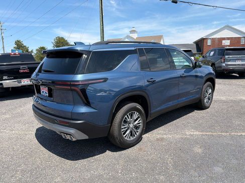 New 2026 Chevrolet Traverse LT w/ Driver Confidence Package AWD/4WD image 5