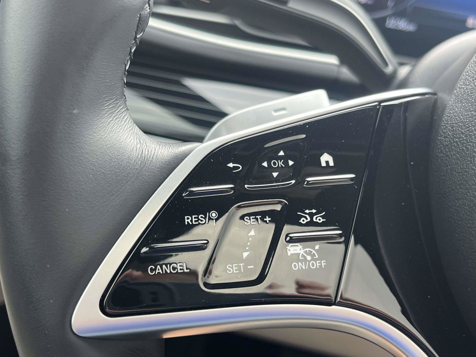 Certified 2024 Mercedes-Benz GLE 450e 4MATIC image 41