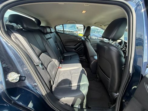 Used 2018 MAZDA MAZDA3 Touring FWD image 21