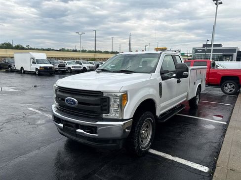 Used 2017 Ford F350 XL w/ Power Equipment Group AWD/4WD image 4