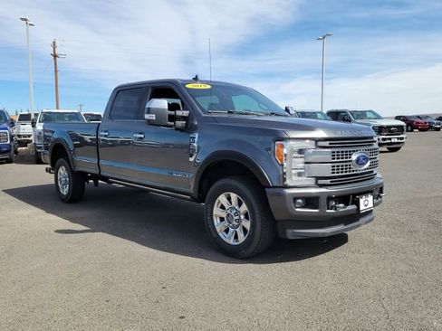 Used 2019 Ford F350 Platinum w/ Platinum Ultimate Package AWD/4WD image 4