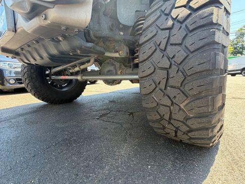 Used 2017 Jeep Wrangler Unlimited Sahara AWD/4WD image 23