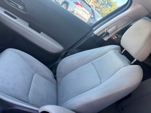 Used 2022 Honda HR-V EX image 16