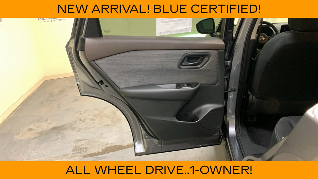 Used 2023 Nissan Rogue S AWD/4WD image 19