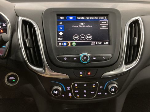 Used 2022 Chevrolet Equinox LT image 12