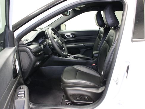 Used 2026 Jeep Compass Limited AWD/4WD image 17