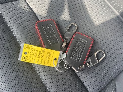 Used 2024 Lexus IS 500 image 34