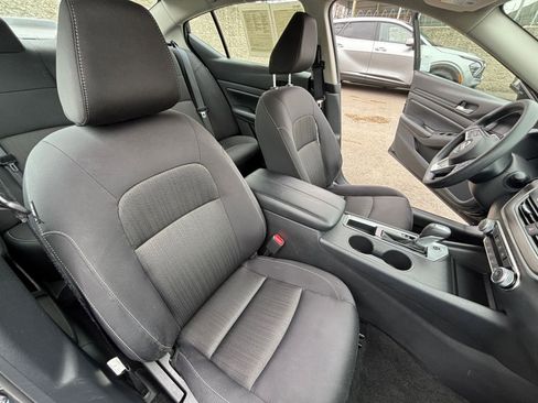 Used 2025 Nissan Altima 2.5 SV image 38