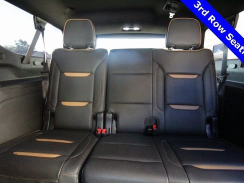 Used 2023 GMC Yukon XL AT4 w/ Technology Package image 7
