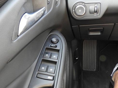 Used 2019 Buick Envision Essence FWD image 18