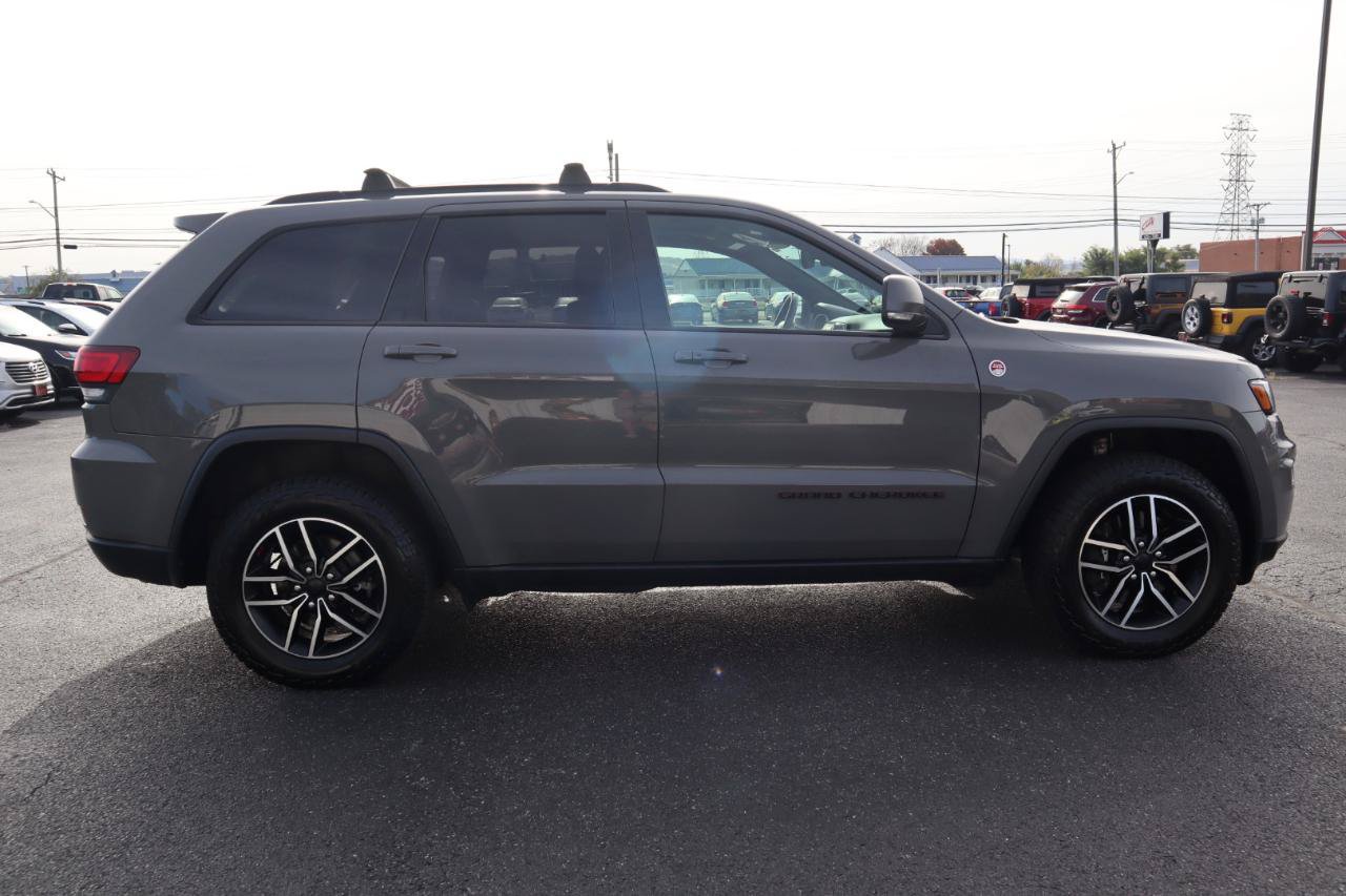 Used 2021 Jeep Grand Cherokee Trailhawk w/ Trailhawk Luxury Group AWD/4WD image 6
