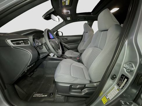 New 2025 Toyota Corolla Cross AWD Hybrid w/ Moonroof Package image 15