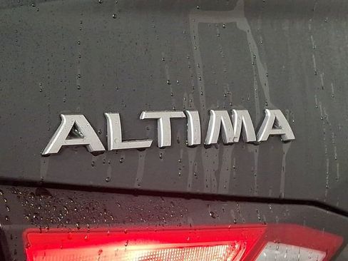 Used 2023 Nissan Altima 2.5 SL FWD image 31