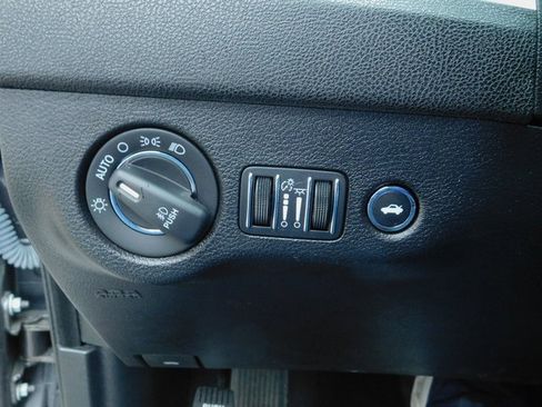 Used 2021 Chrysler 300 Touring L image 13