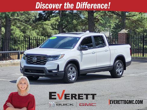 Used 2025 Honda Ridgeline TrailSport image 1