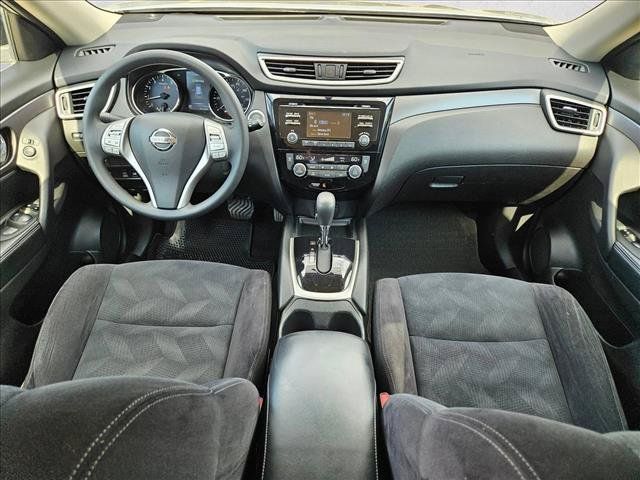 Used 2016 Nissan Rogue SV AWD/4WD image 18