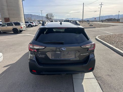 Used 2023 Subaru Outback Premium image 13