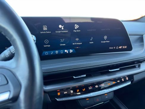 Used 2024 Cadillac XT4 Premium Luxury image 21