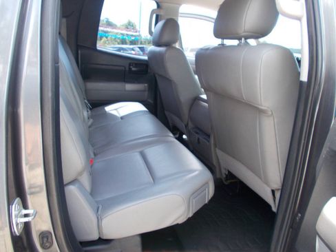 Used 2011 Toyota Tundra 2WD Double Cab w/ Tow Pkg image 8