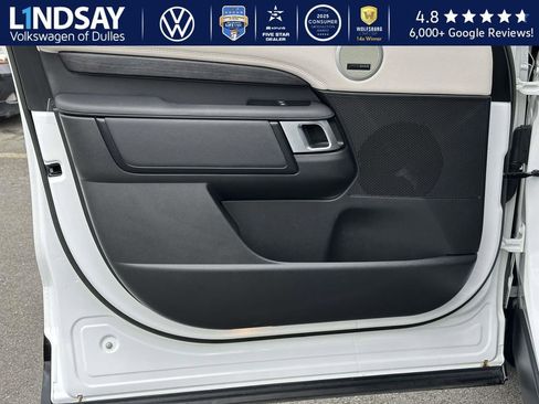 Used 2023 Land Rover Discovery S R-Dynamic image 8