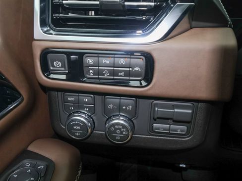 New 2026 GMC Yukon XL Denali Ultimate w/ LPO, Floor Liner Package AWD/4WD image 36