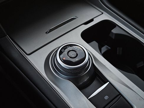 Used 2022 Ford Explorer XLT w/ Class IV Trailer Tow Package image 21