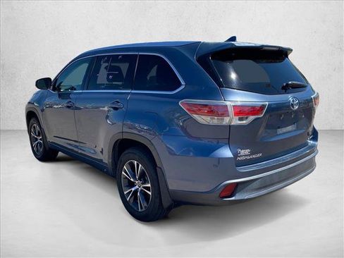 Used 2016 Toyota Highlander XLE AWD/4WD image 9