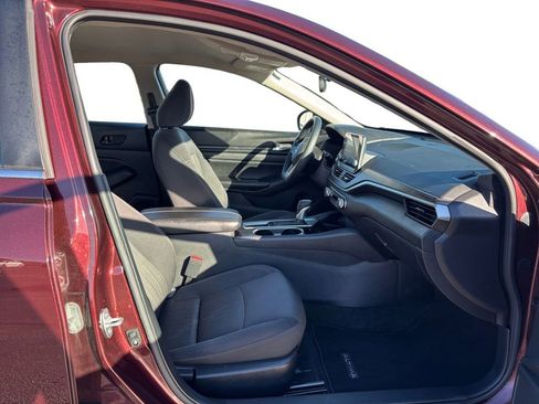 Used 2024 Nissan Altima 2.5 SV image 22