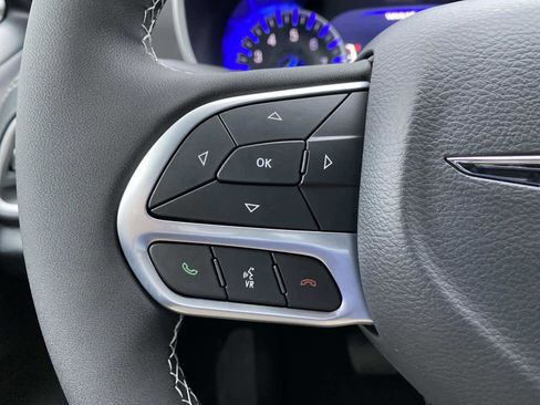 New 2026 Chrysler Pacifica Select image 15