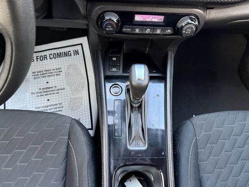 Used 2022 Nissan Kicks SV FWD image 28