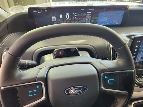 New 2025 Ford Expedition Platinum w/ Driver's Package image 15