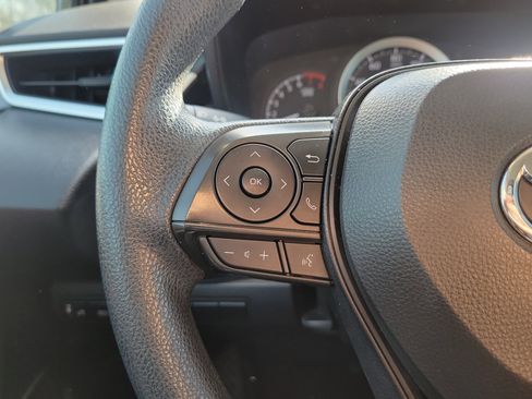 Used 2022 Toyota Corolla LE image 20